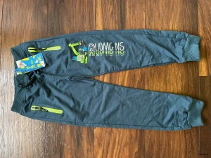 Tepláky KUGO  vel. 122, 128