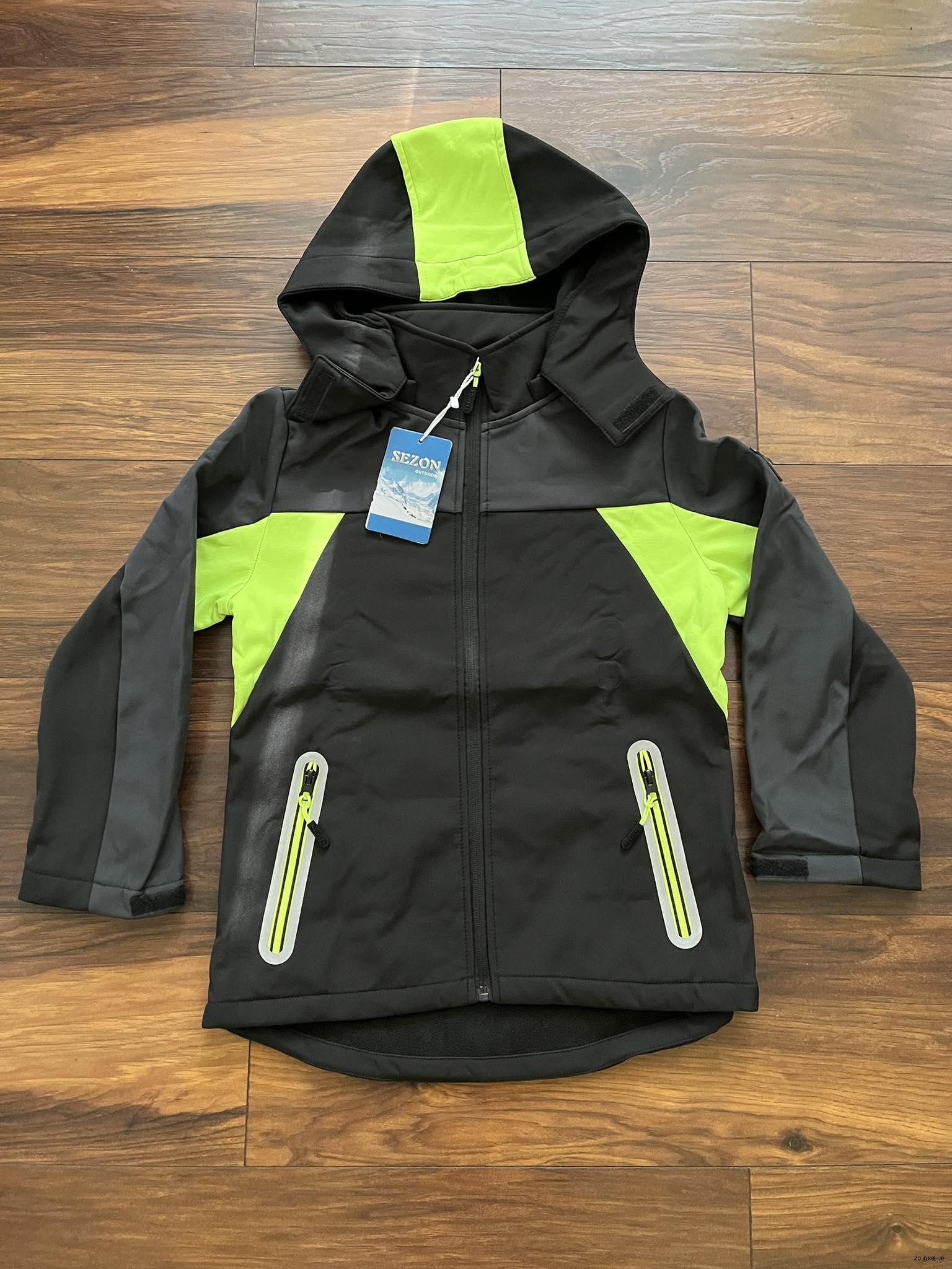  SOFTSHELLOVÁ BUNDA SEZON  vel. 134, 146, 152, 158, 164